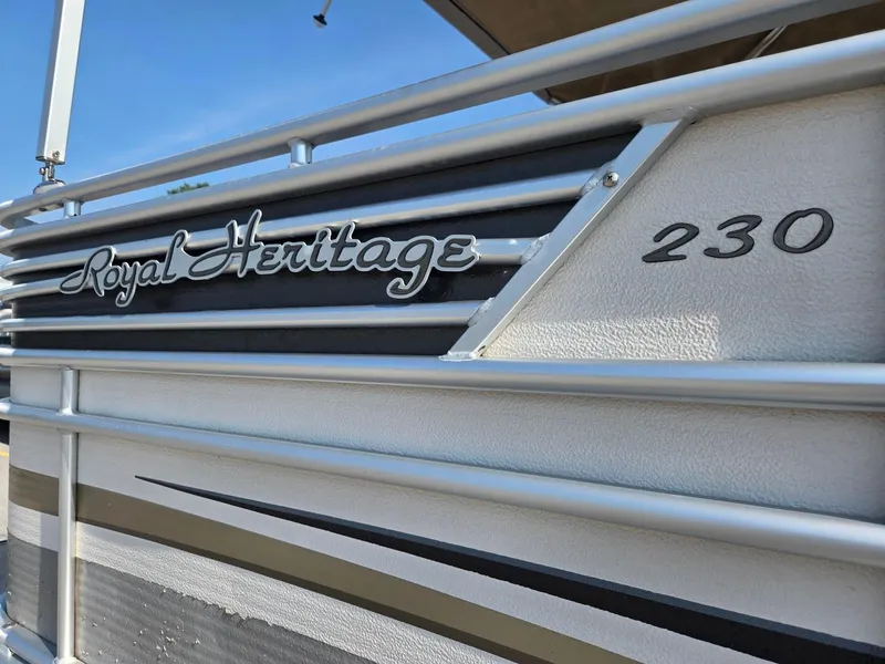 Slide: The Image of Harris 230 Royal Heritage 2006 - 4