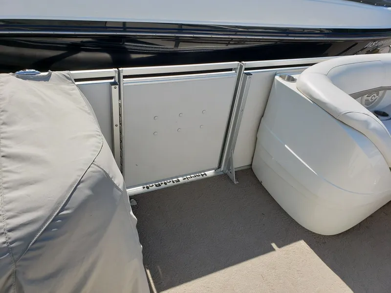 Slide: The Image of Harris 230 Royal Heritage 2006 - 9