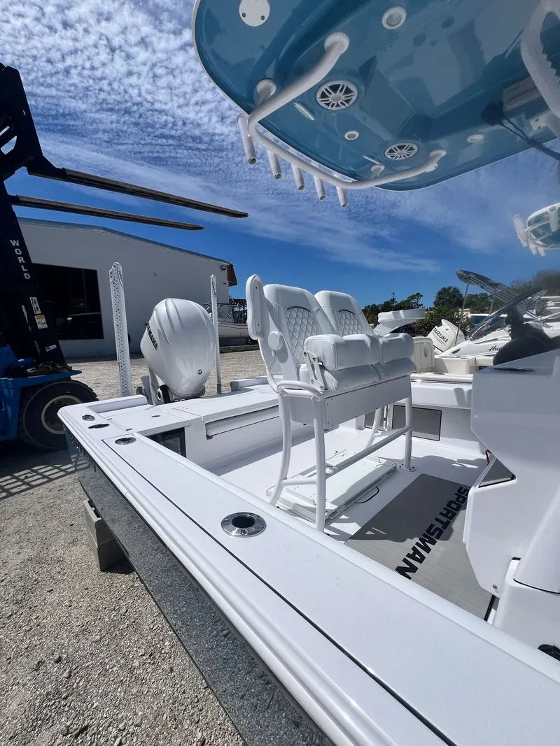 Slide: The Image of Sportsman Masters 247OE Bay Boat 2024 - 9