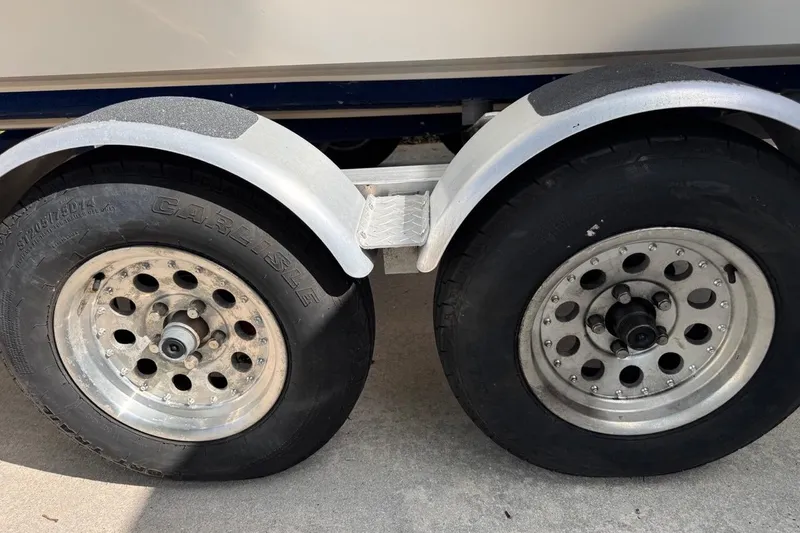 Slide: The Image of Trailer wheels of a 2005 Storm Boats Storm-High Performance model. - 67