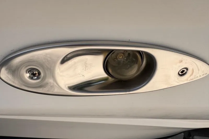 Slide: The Image of Close-up of a 2005 Storm Boats Storm-High Performance light fixture. - 69