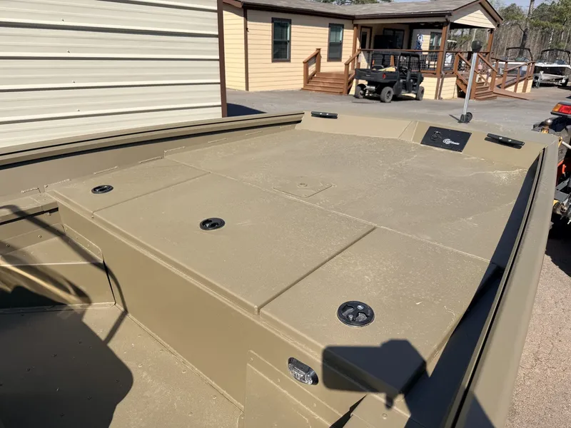 Slide: The Image of G3 Gator Tough 17 CC 2026 - 8