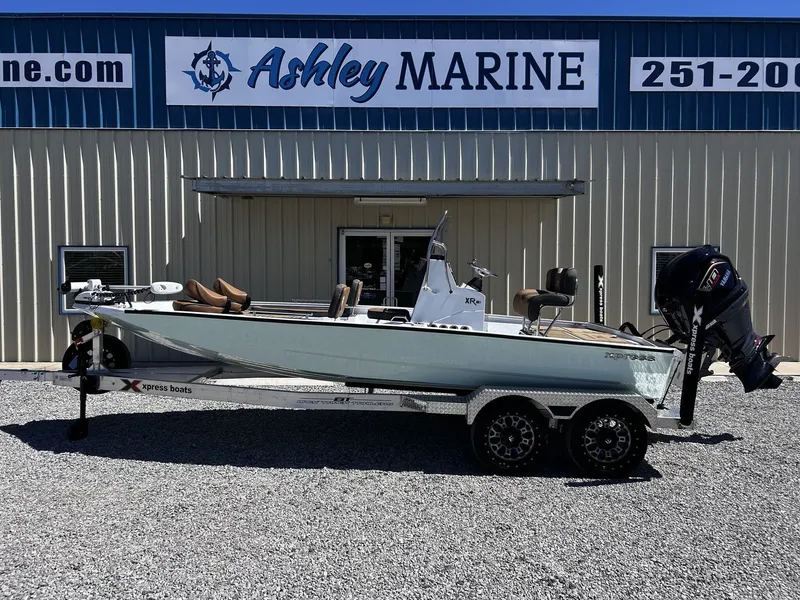 The Image of Xpress Xclusive R Series XR 21 BAY WITH FORWARD SEATING 2026 - undefined