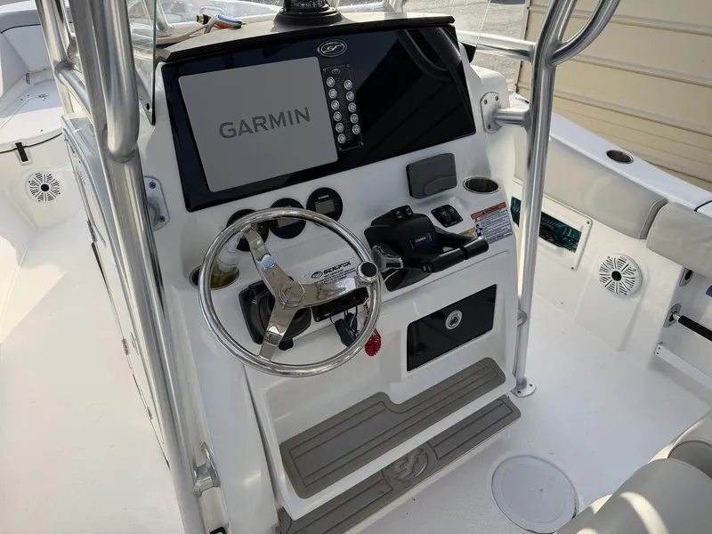 Slide: The Image of Sea Fox Commander 268 2021 - 9