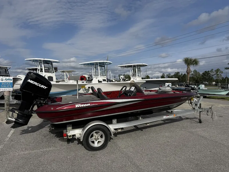 Slide: The Image of Triton Explorer 18 EXPLORER 2009 - 5
