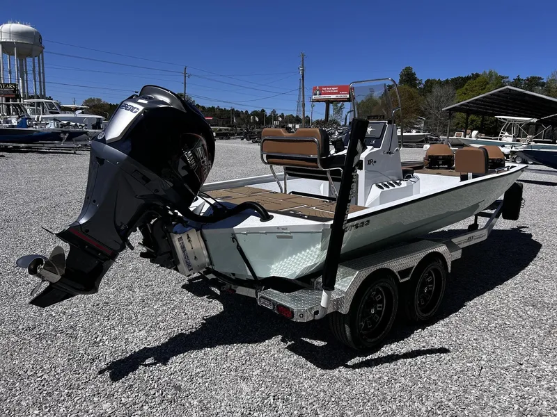 Slide: The Image of Xpress Xclusive R Series XR 21 BAY WITH FORWARD SEATING 2026 - 10