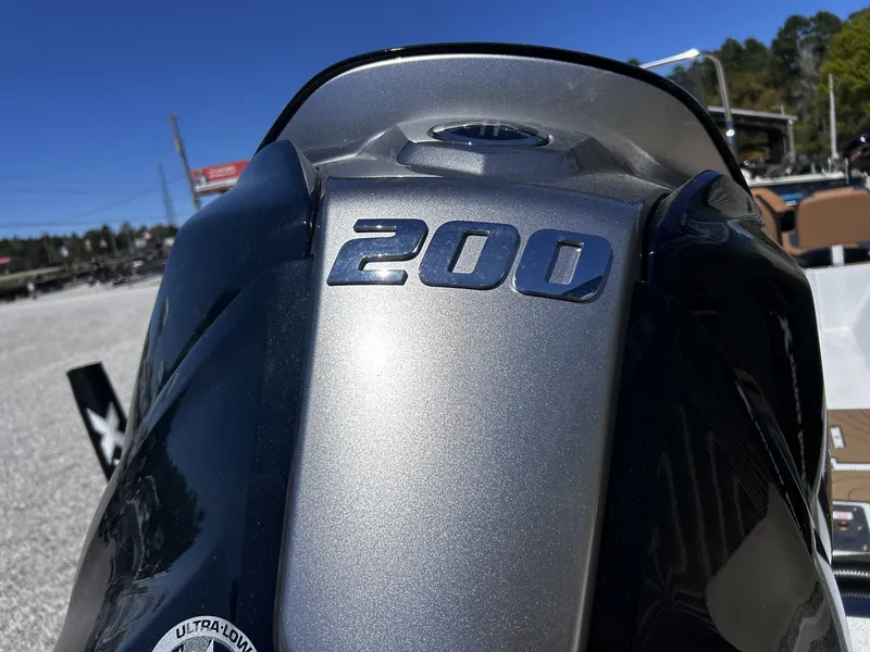 Slide: The Image of Xpress Xclusive R Series XR 21 BAY WITH FORWARD SEATING 2026 - 8