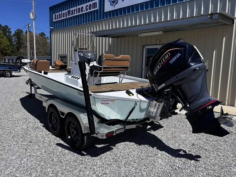 Slide: The Image of Xpress Xclusive R Series XR 21 BAY WITH FORWARD SEATING 2026 - 9