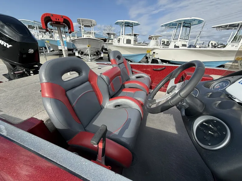 Slide: The Image of Triton Explorer 18 EXPLORER 2009 - 8