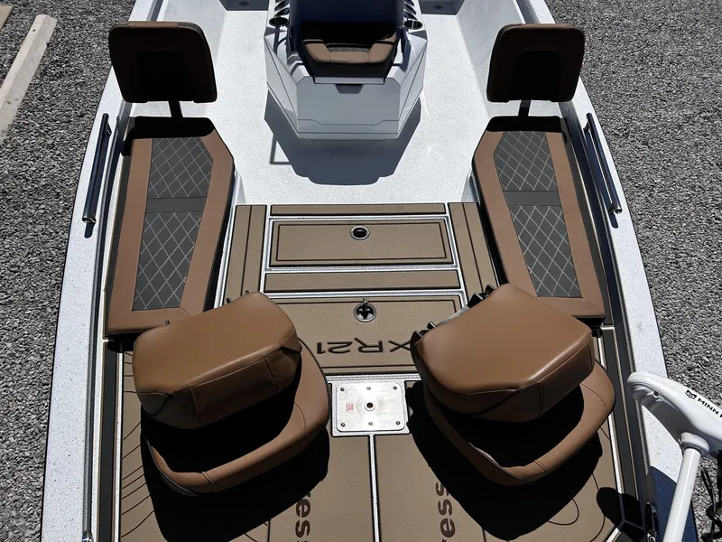 Slide: The Image of Xpress Xclusive R Series XR 21 BAY WITH FORWARD SEATING 2026 - 19