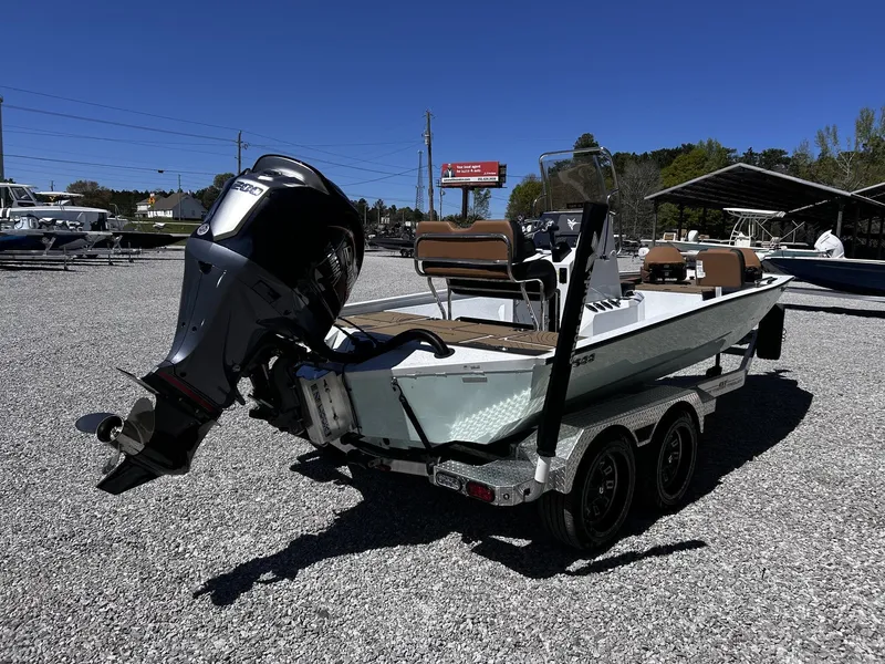 Slide: The Image of Xpress Xclusive R Series XR 21 BAY WITH FORWARD SEATING 2026 - 4