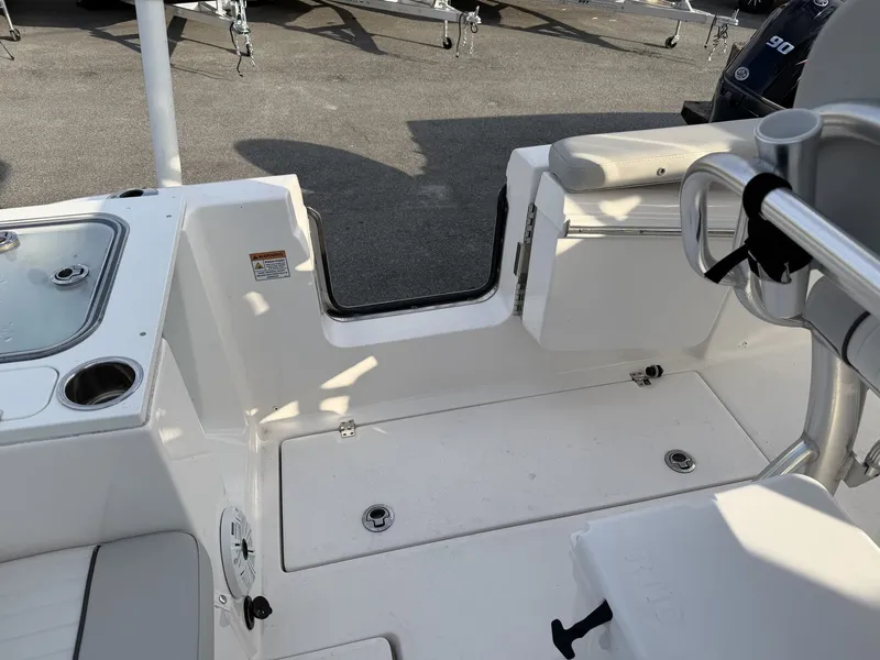 Slide: The Image of Sea Fox Commander 268 2021 - 13