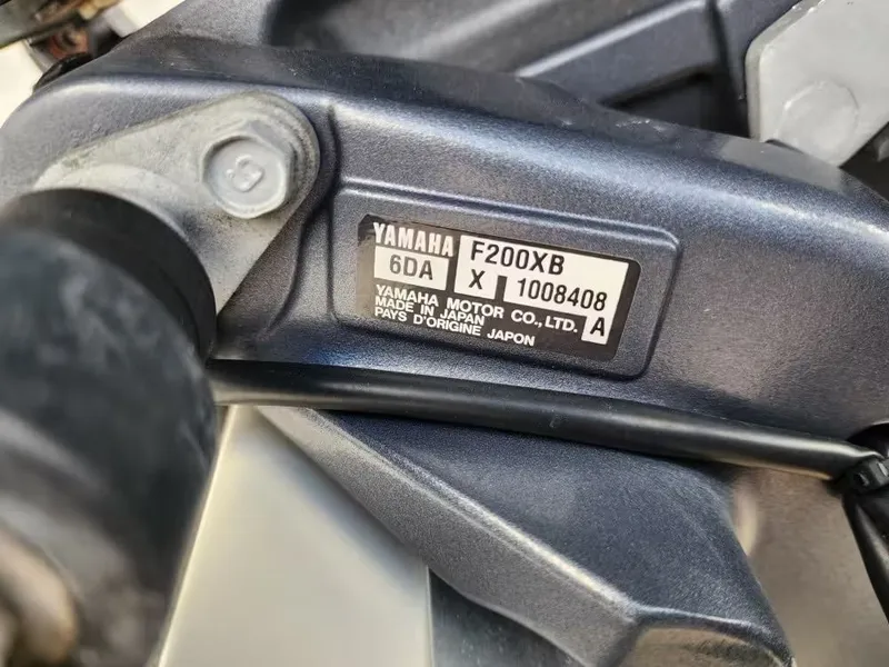 Slide: The Image of Hurricane 2200 Sundeck 2015 - 10