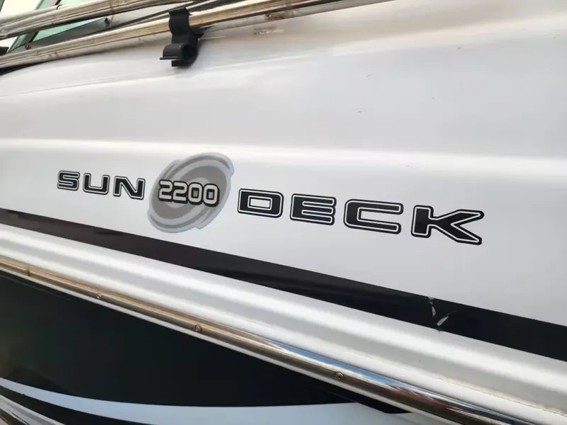 Slide: The Image of Hurricane 2200 Sundeck 2015 - 4