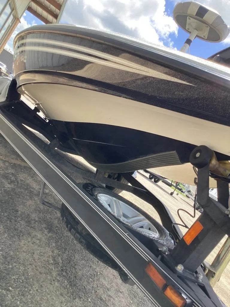 Slide: The Image of Skeeter FX20 2013 - 20