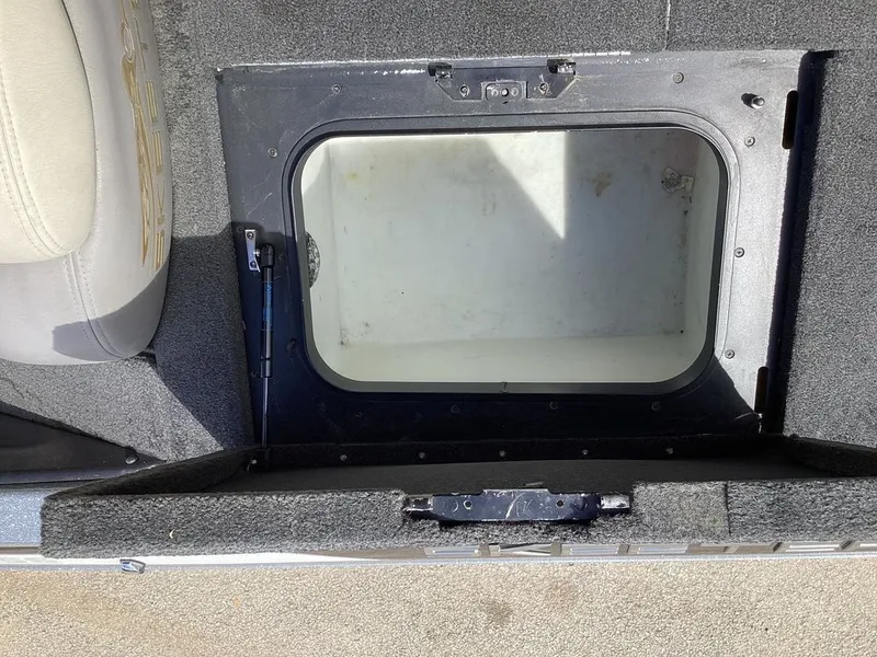 Slide: The Image of Skeeter FX20 2013 - 28