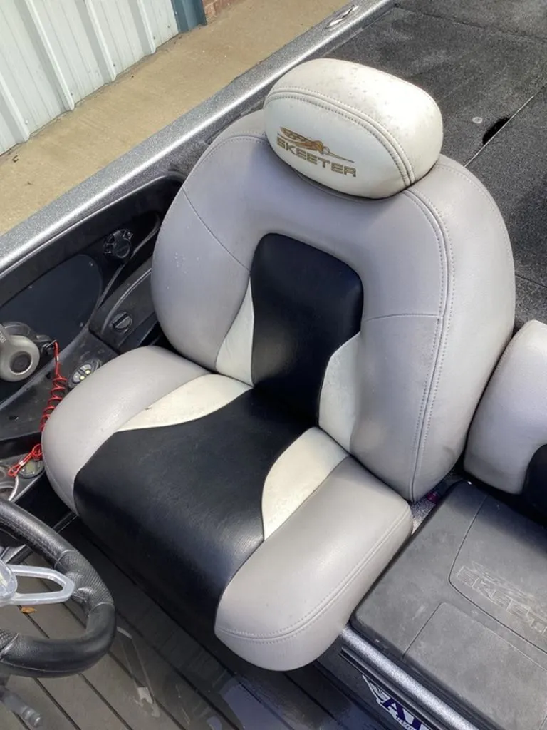 Slide: The Image of Skeeter FX20 2013 - 34