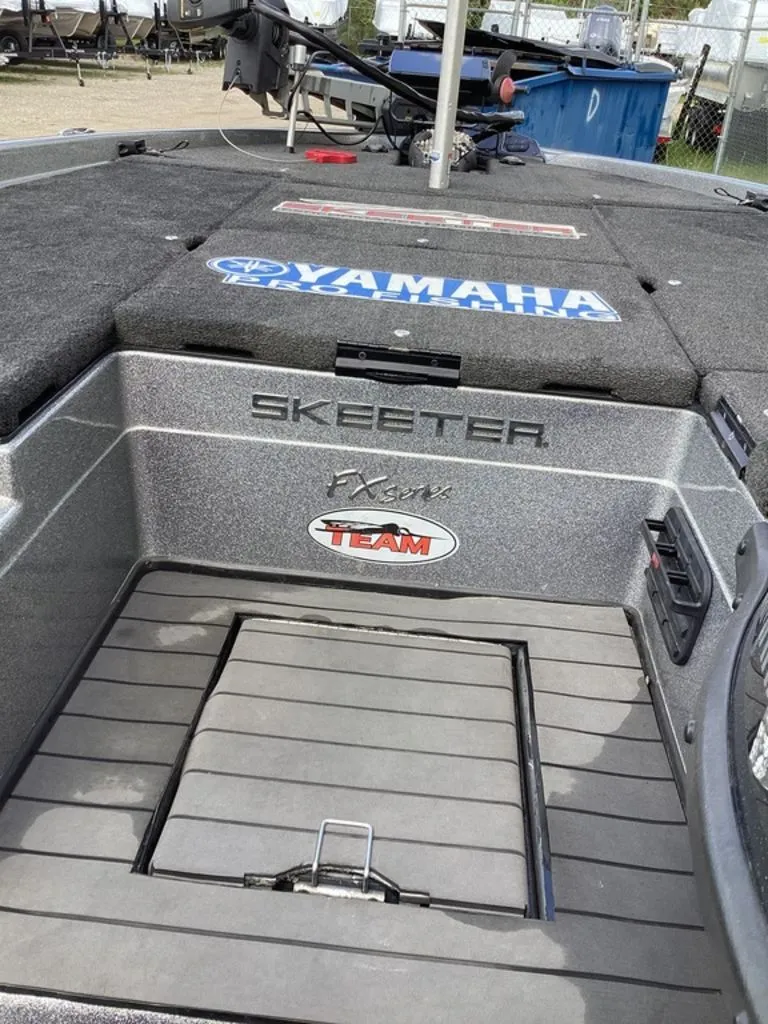 Slide: The Image of Skeeter FX20 2013 - 42