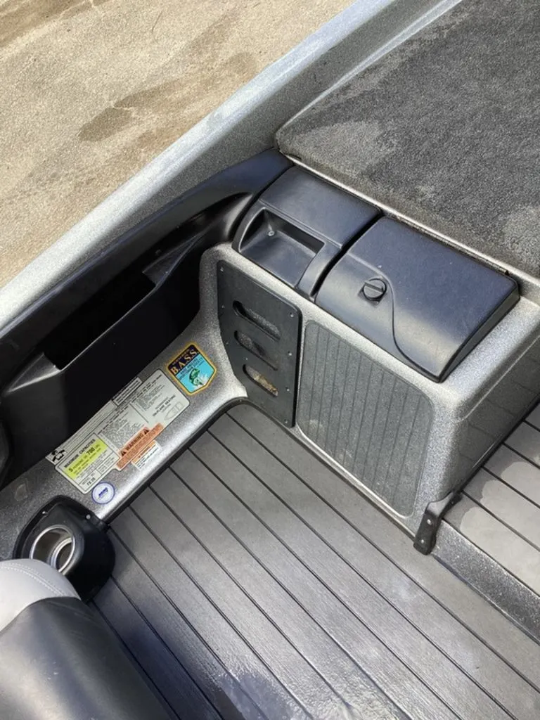 Slide: The Image of Skeeter FX20 2013 - 43