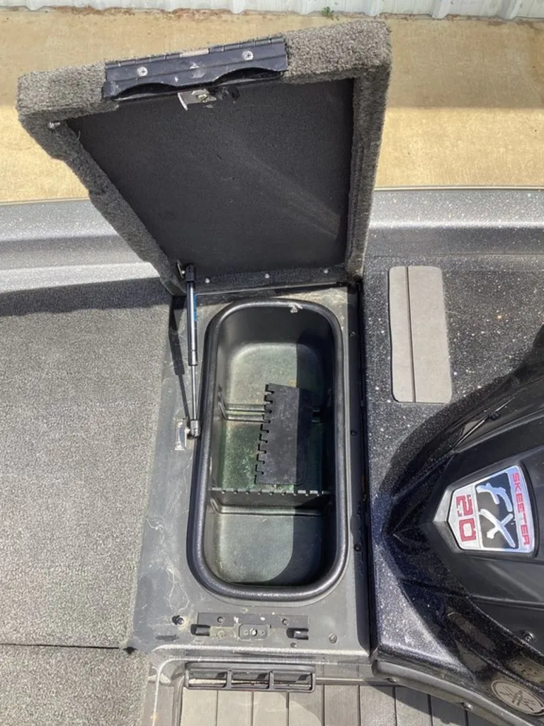 Slide: The Image of Skeeter FX20 2013 - 45