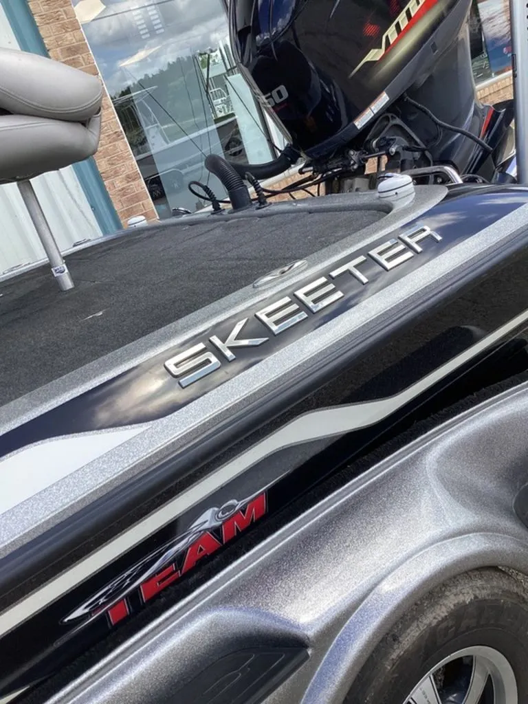Slide: The Image of Skeeter FX20 2013 - 67