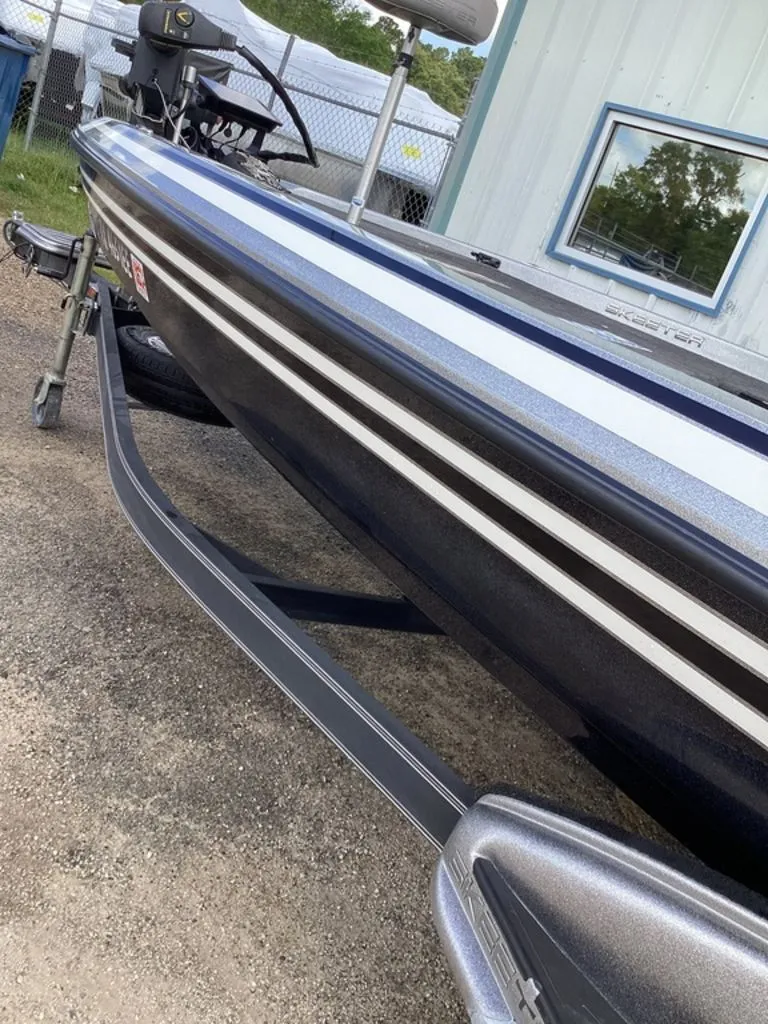 Slide: The Image of Skeeter FX20 2013 - 69