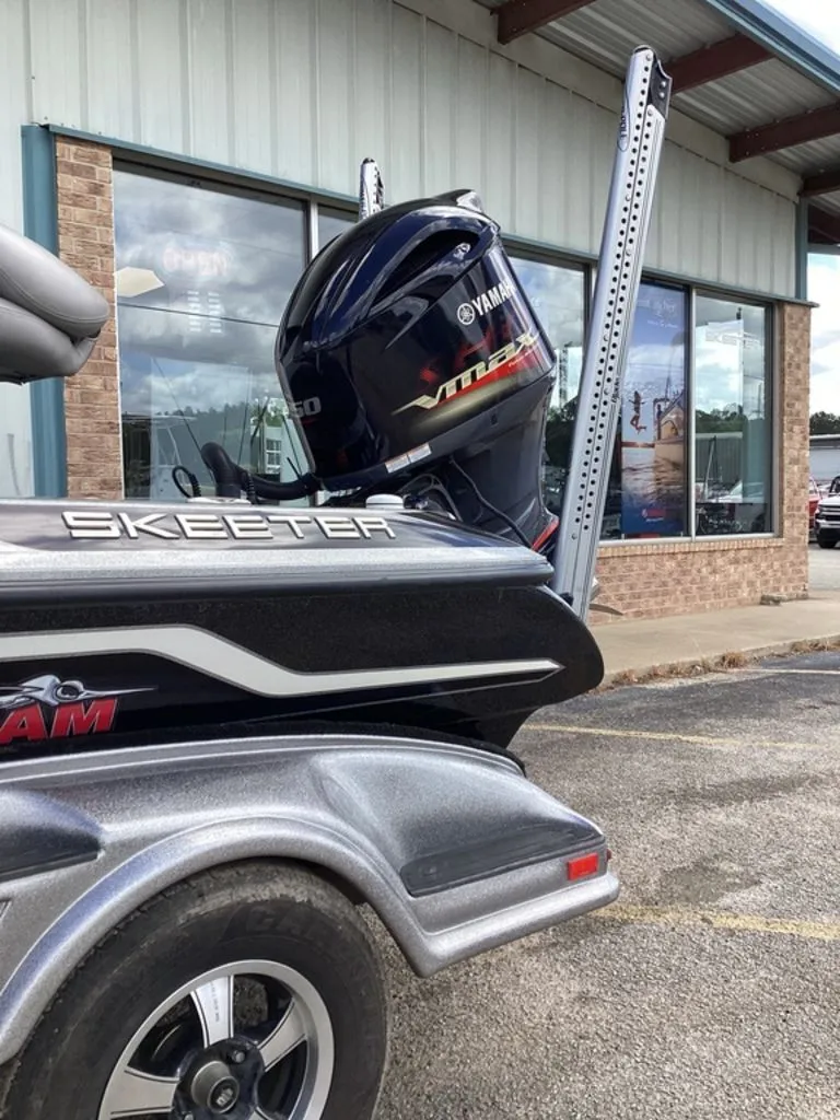 Slide: The Image of Skeeter FX20 2013 - 70