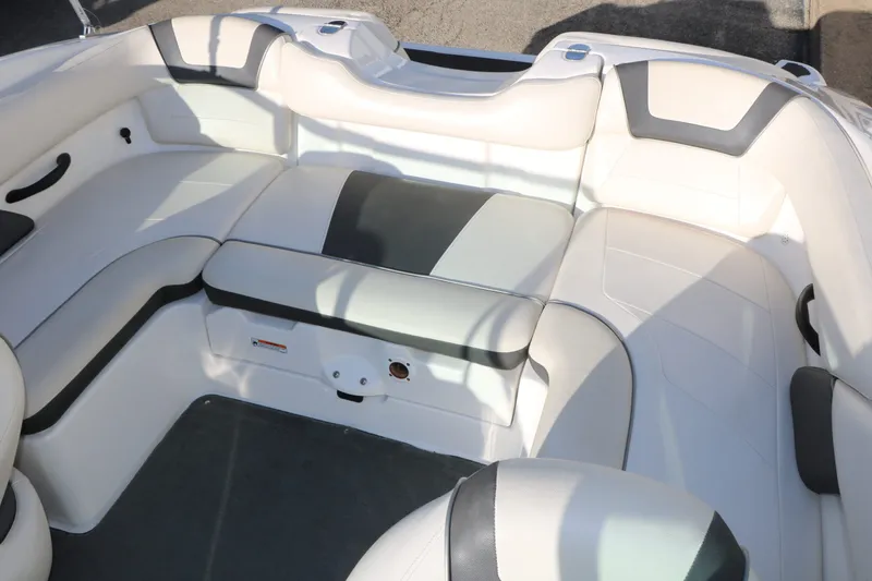 Slide: The Image of Yamaha SX190 2014 - 25