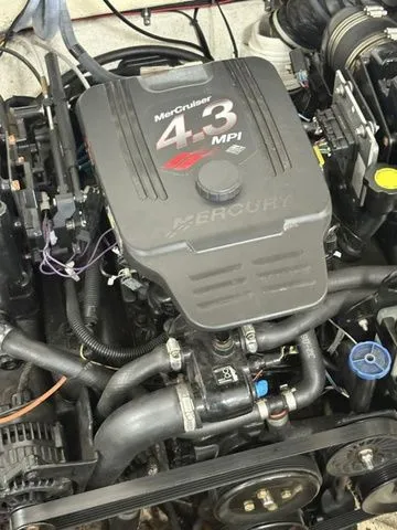 Slide: The Image of Maxum 1900 SR3 2007 - 11