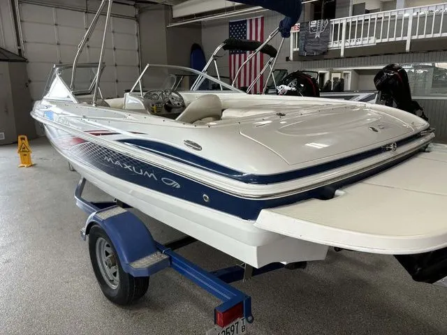 Slide: The Image of Maxum 1900 SR3 2007 - 5