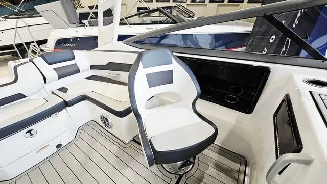 Slide: The Image of Yamaha 195S 2021 - 6