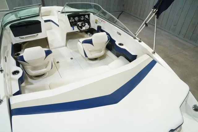 Slide: The Image of Chaparral 186 SSi 2010 - 22