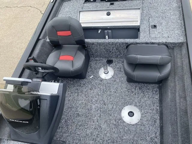 Slide: The Image of Tracker Pro Team 175 TF 2026 - 12