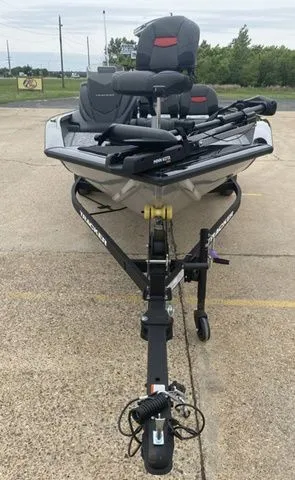 Slide: The Image of Tracker Pro Team 175 TF 2026 - 3