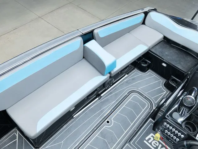 Slide: The Image of Heyday Wake Boats WT-2 2018 - 10