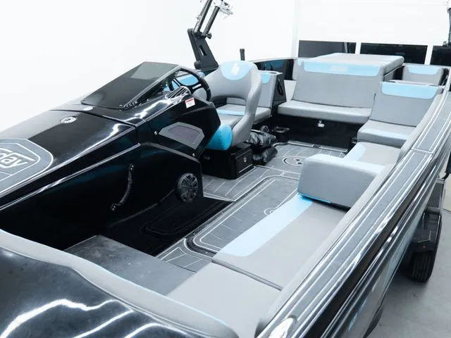 Slide: The Image of Heyday Wake Boats WT-2 2018 - 14