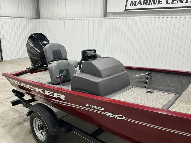 Slide: The Image of Tracker Pro 160 2020 - 16