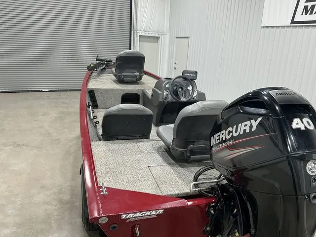 Slide: The Image of Tracker Pro 160 2020 - 18