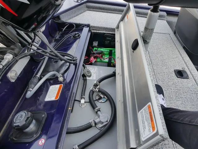 Slide: The Image of Tracker Pro 170 2021 - 15