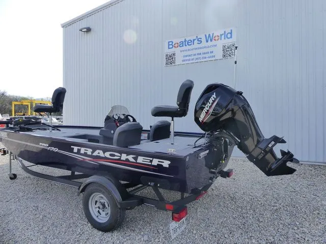 Slide: The Image of Tracker Pro 170 2021 - 3