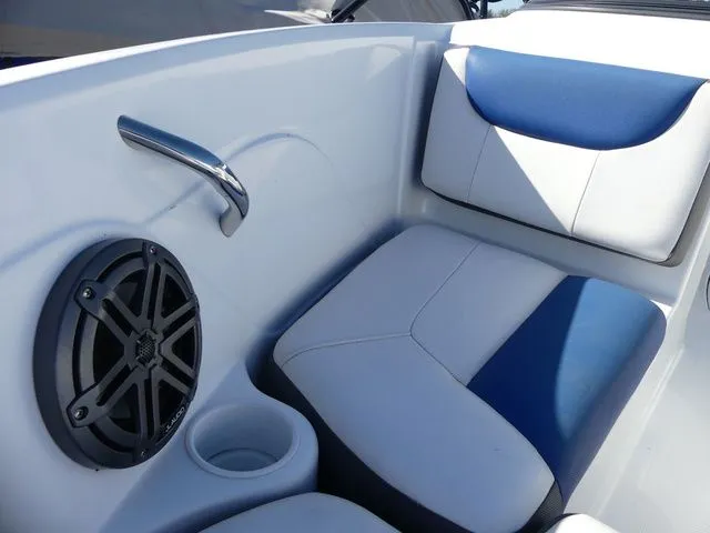 Slide: The Image of Tahoe 500 TS 2019 - 14