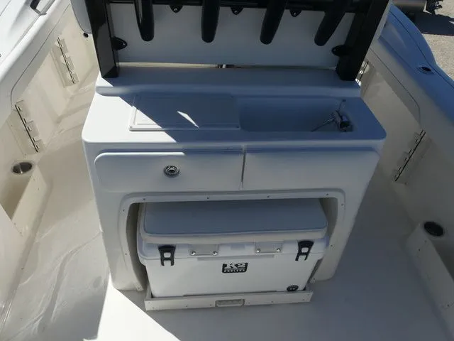 Slide: The Image of Key West 260 Center Console 2026 - 23