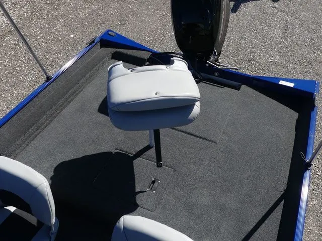 Slide: The Image of Crestliner 1700 Storm 2023 - 14