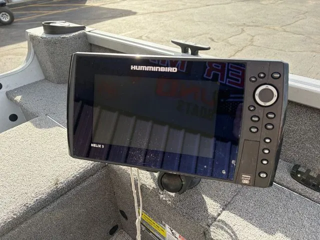 Slide: The Image of Alumacraft Classic 165 2020 - 22