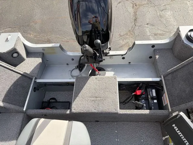 Slide: The Image of Alumacraft Classic 165 2020 - 23