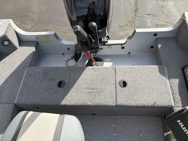 Slide: The Image of Alumacraft Classic 165 2020 - 24