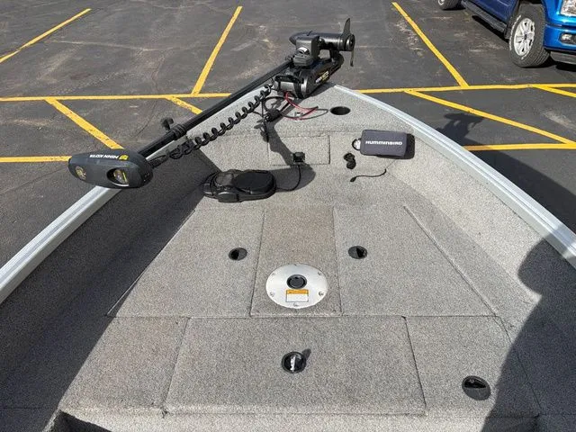 Slide: The Image of Alumacraft Classic 165 2020 - 25