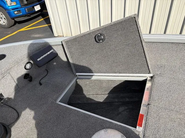 Slide: The Image of Alumacraft Classic 165 2020 - 27