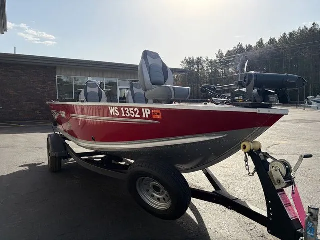 Slide: The Image of Alumacraft Classic 165 2020 - 4