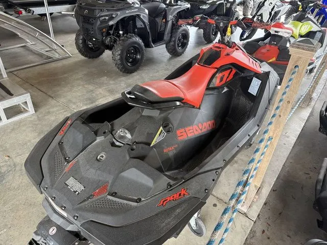 Slide: The Image of Sea-Doo Spark Trixx 2-up Rotax 900 H.O. ACE IBR 2021 - 4